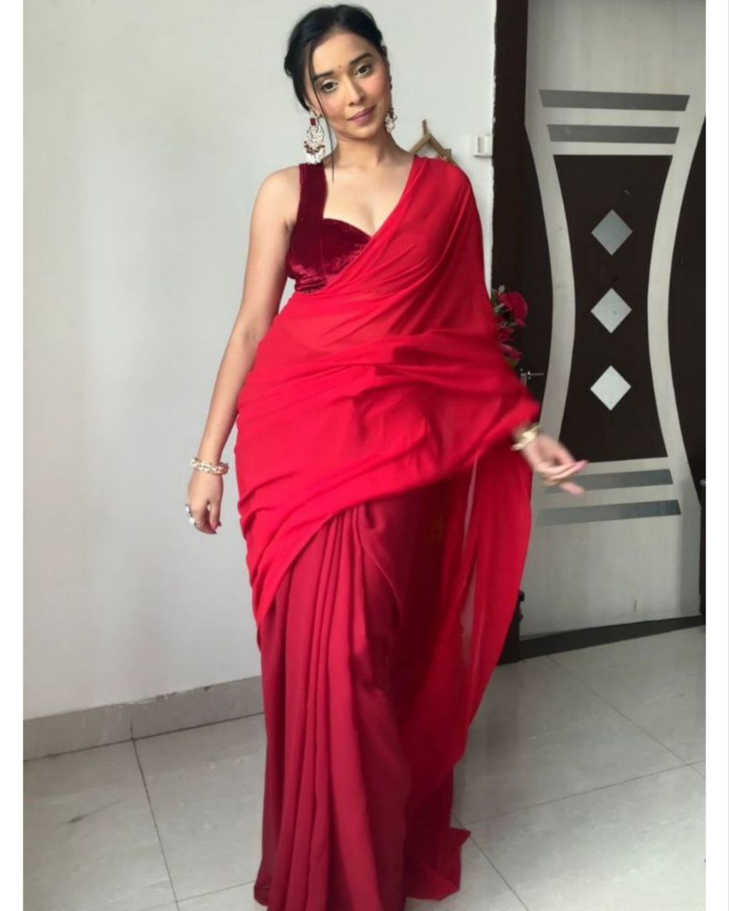 Buy online Women's Solid Red Colored Saree With Blouse from ethnic wear for  Women by Sidhidata Textile for ₹539 at 82% off | 2024 Limeroad.com